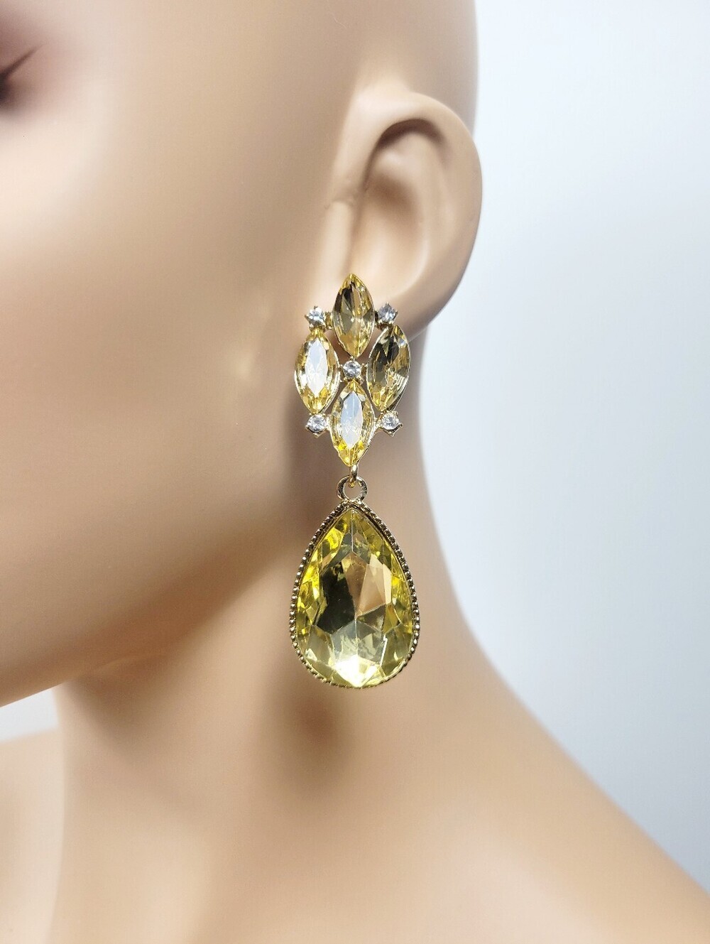 Brand New Gold Tone Victorian Style Yellow Stone Dangle Earrings